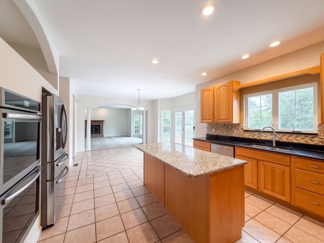 Property photo 2 of 10107 Manassas Dr