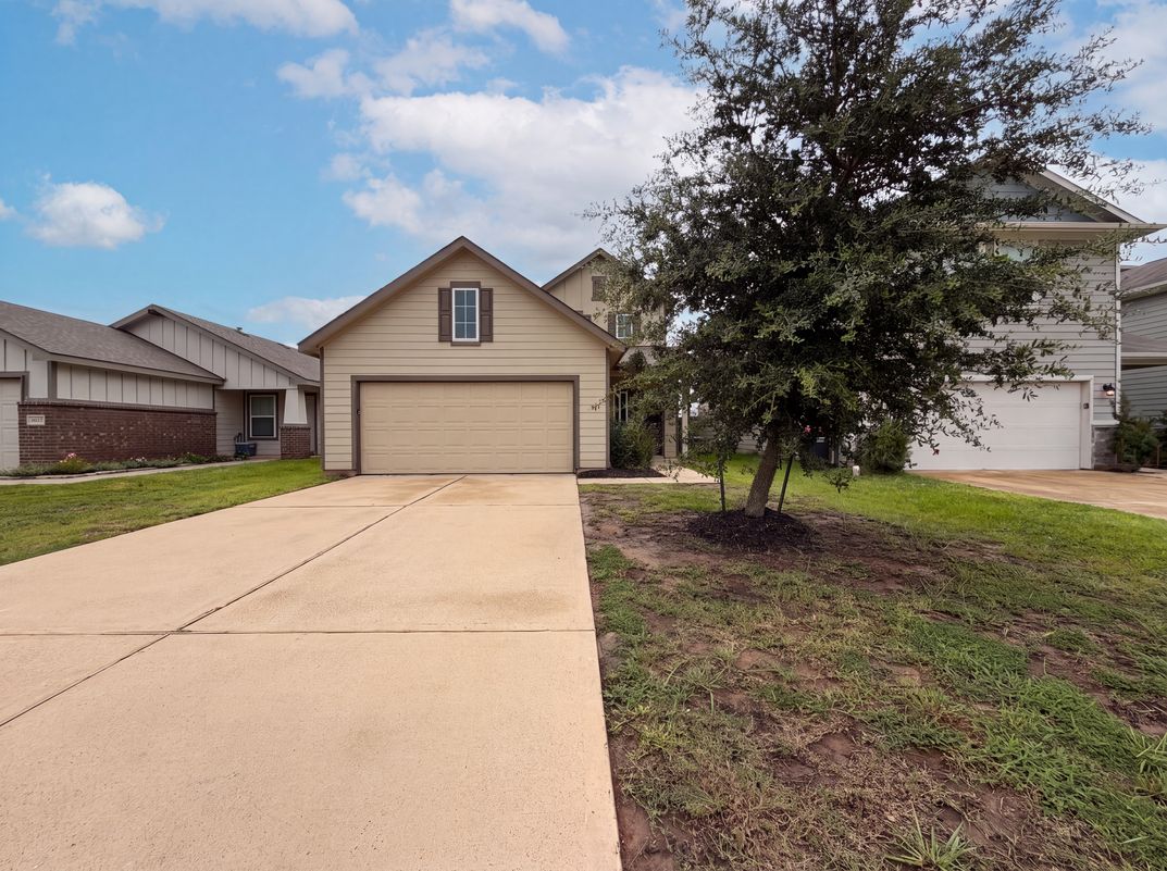 Property photo 1 of 40828 Mostyn Hill Dr