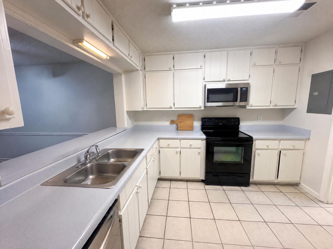 Property photo 2 of 5997 Wintergreen Rd