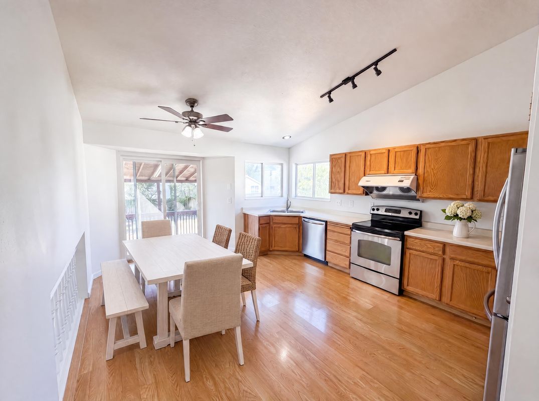 Property photo 2 of 532 W 860 S