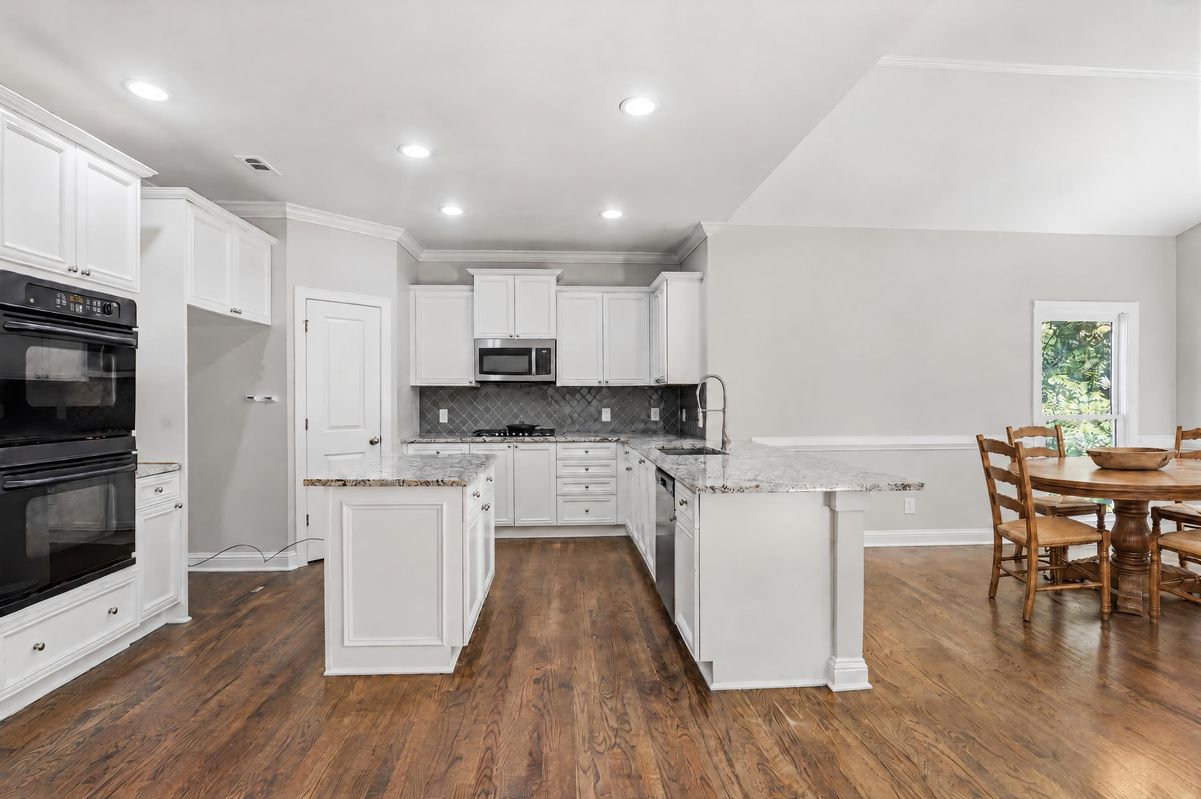Property photo 2 of 106 Lumpkin Way