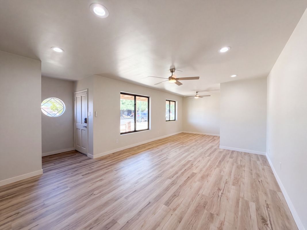 Property photo 3 of 4801 N 14th Ave