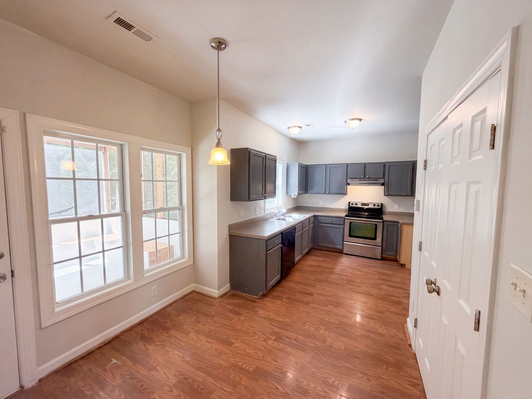 Property photo 2 of 128 Saint Johns St