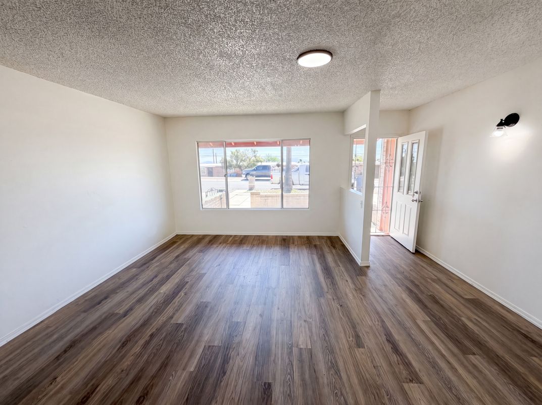 Property photo 3 of 2704 S Lands End Rd