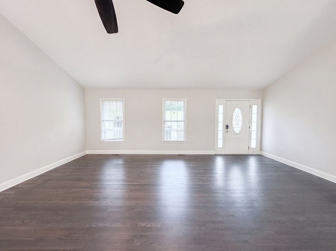 Property photo 3 of 106 Millbranch Ln