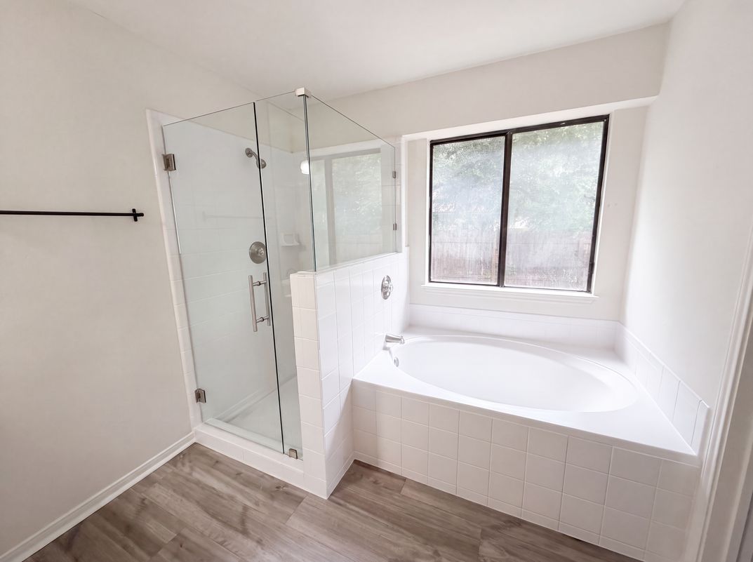Photo 8 of 24 of 1517 River Oak Dr, Leander, TX