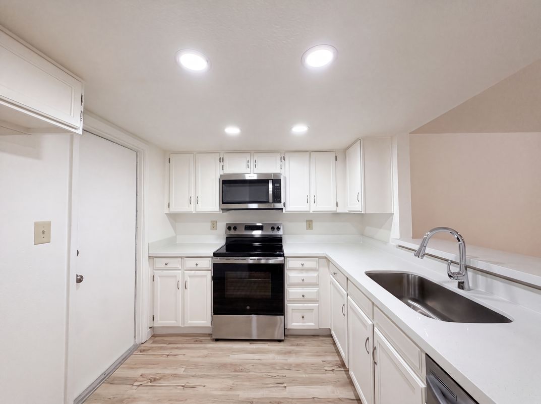Property photo 2 of 5208 E Tamblo Dr