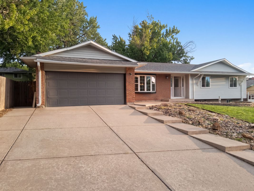 Property photo 1 of 4015 Valli Vista Rd
