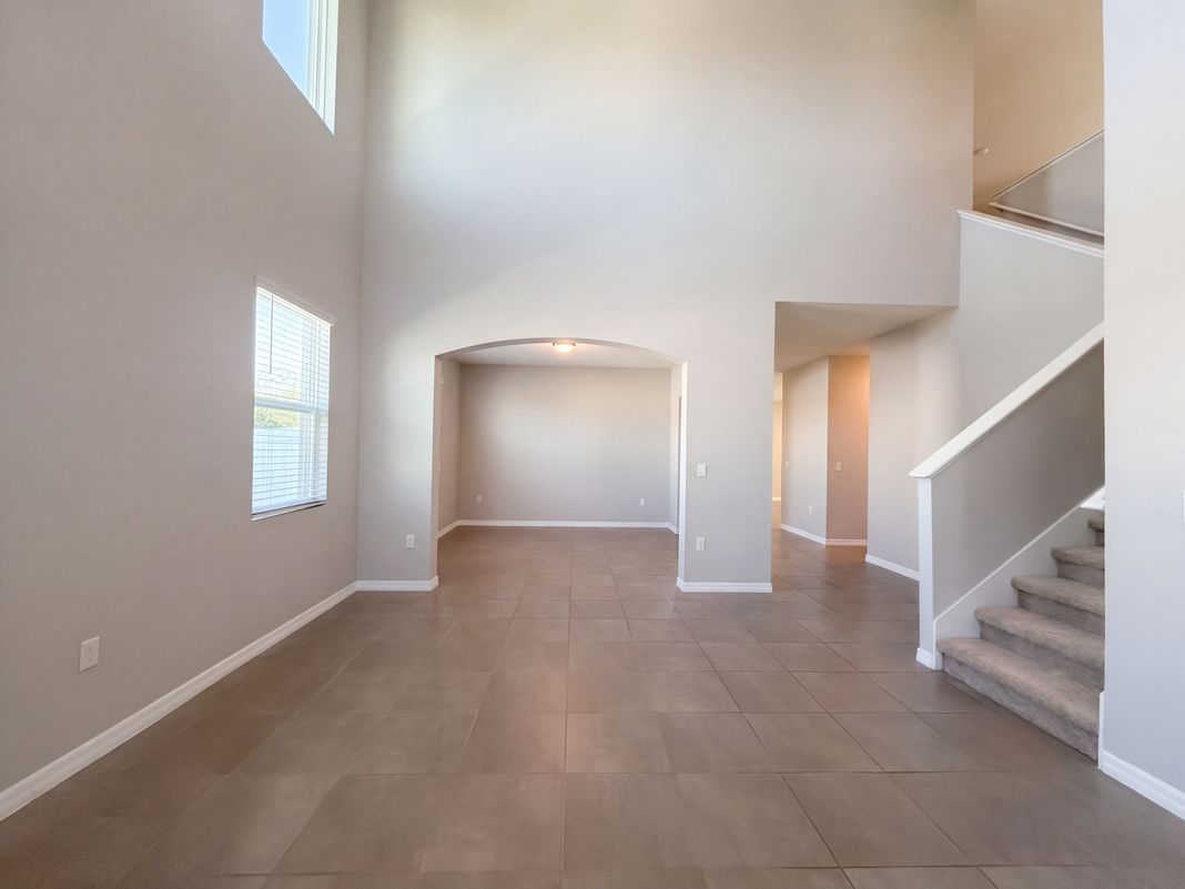 Property photo 3 of 585 Barrier Reef St