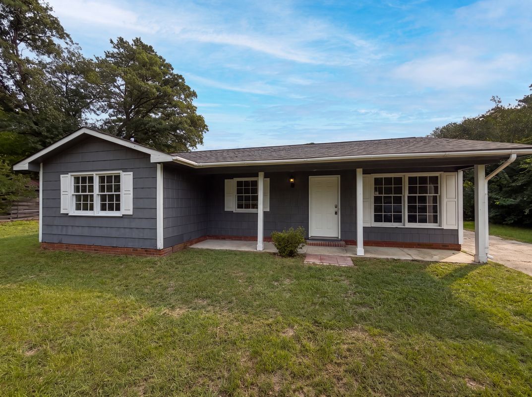 Property photo 1 of 6616 Amanda Cir