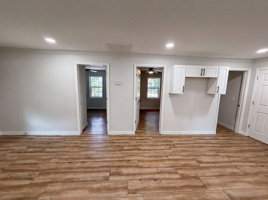 Property photo 3 of 1313 Eastbrook Rd SE