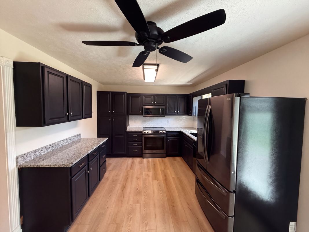 Property photo 2 of 1817 Twin Caves Dr