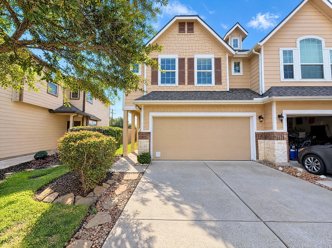 Property photo 1 of 6516 Stoney Creek Dr