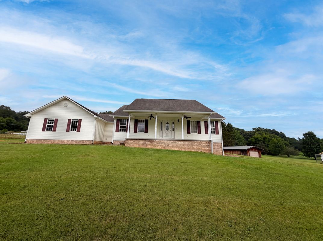 Property photo 1 of 3146 Lora Dr