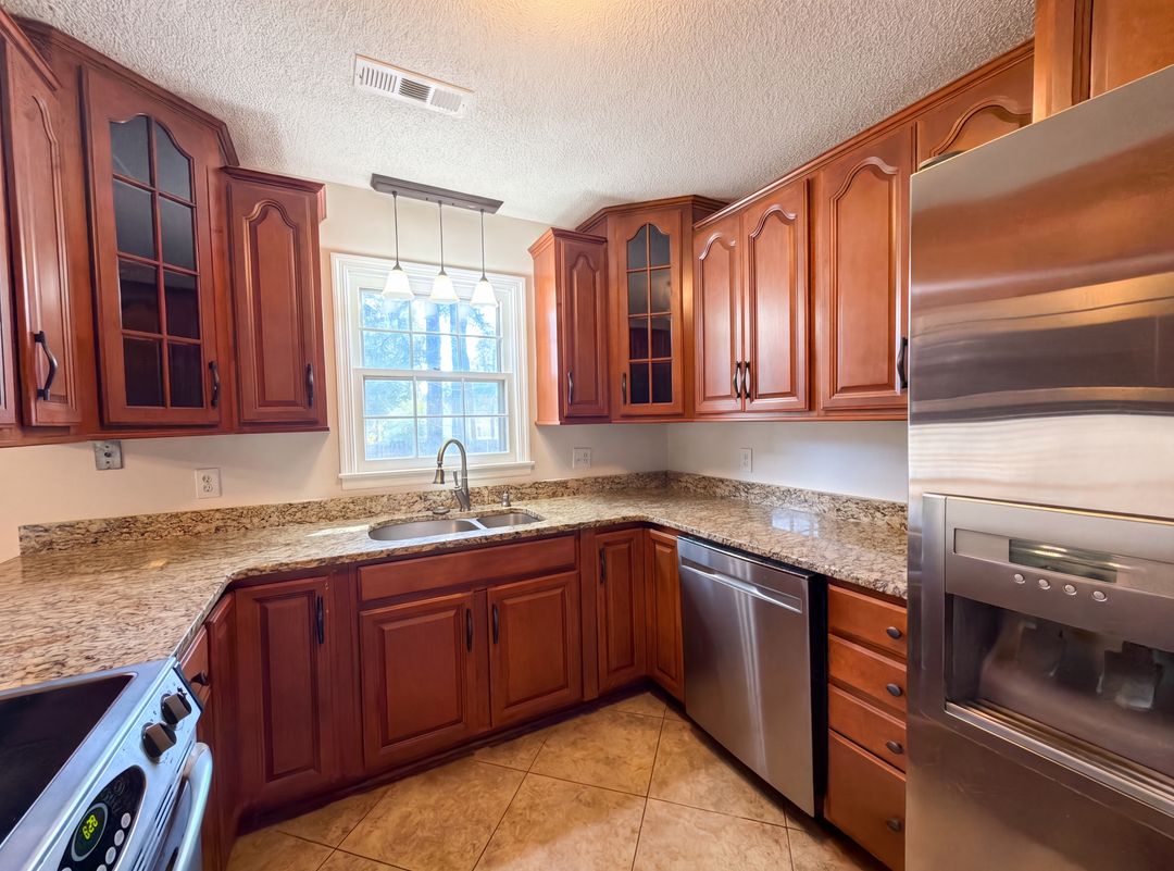 Property photo 2 of 4706 Pineywood Dr SW