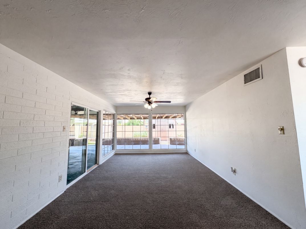 Property photo 3 of 3115 N 53rd Dr