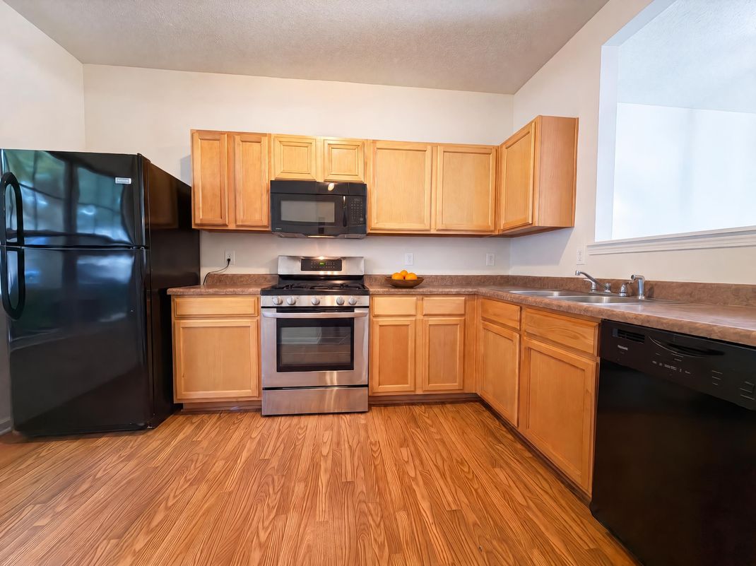 Property photo 2 of 1689 Broad River Rd