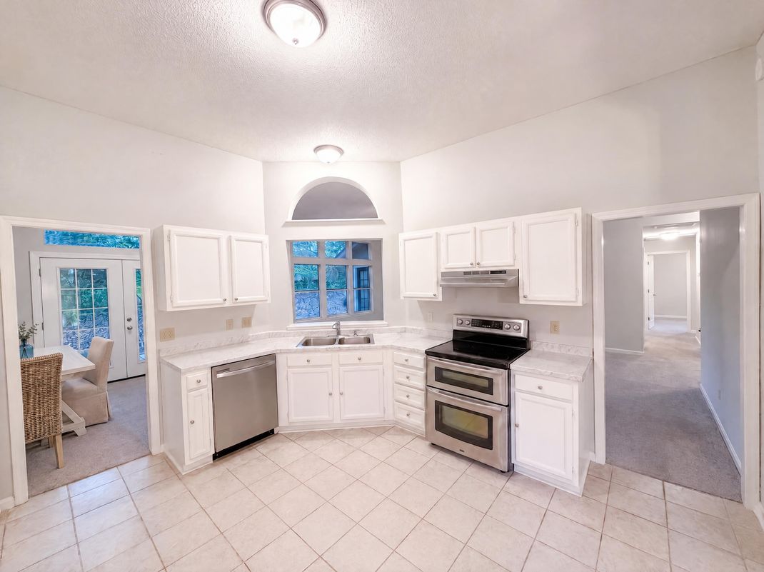 Property photo 2 of 13 Stanford Ridge Ct