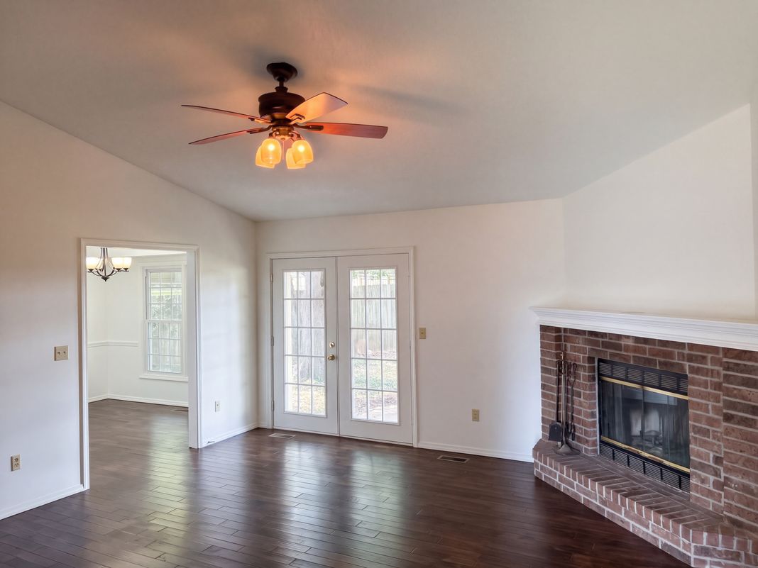 Property photo 3 of 3651 S Meadowlark Ave