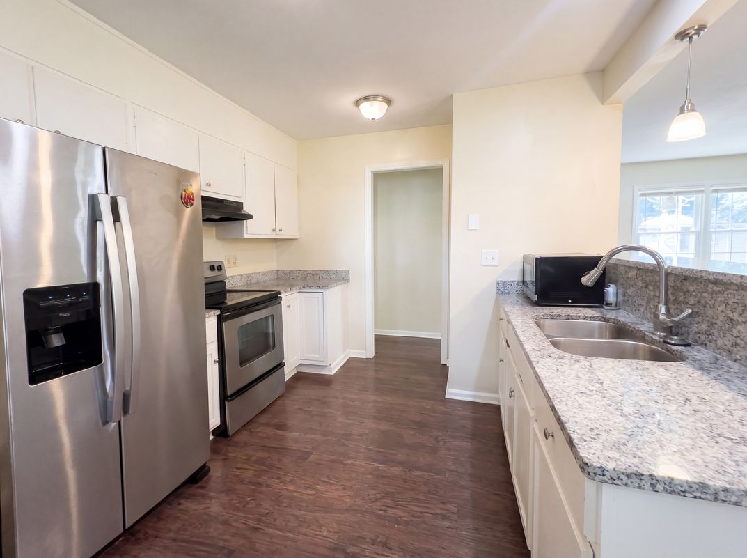 Property photo 2 of 1808 Dailey Ter NW
