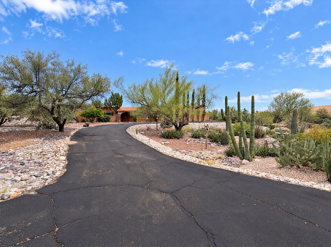 Property photo 2 of 3900 N Calle Hondonada