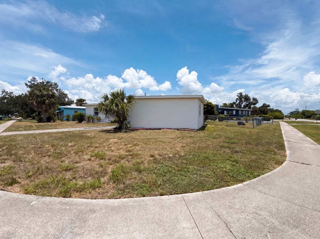 Photo 22 of 26 of 21530 Glendale Ave, Port Charlotte, FL