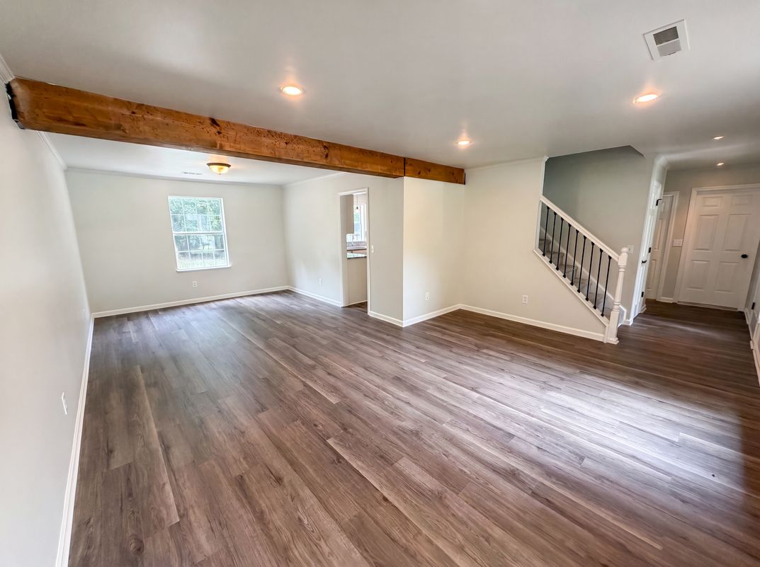 Property photo 3 of 142 Silvermill Rd