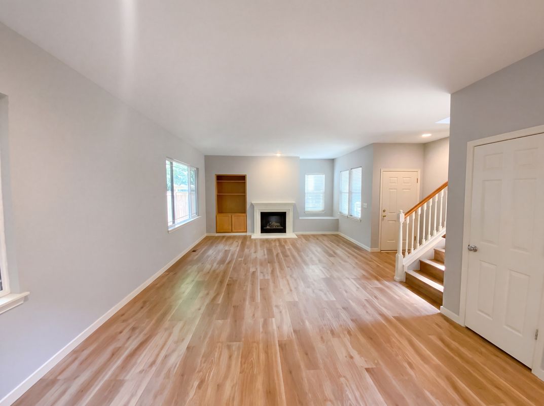 Property photo 3 of 10769 221st Ln NE