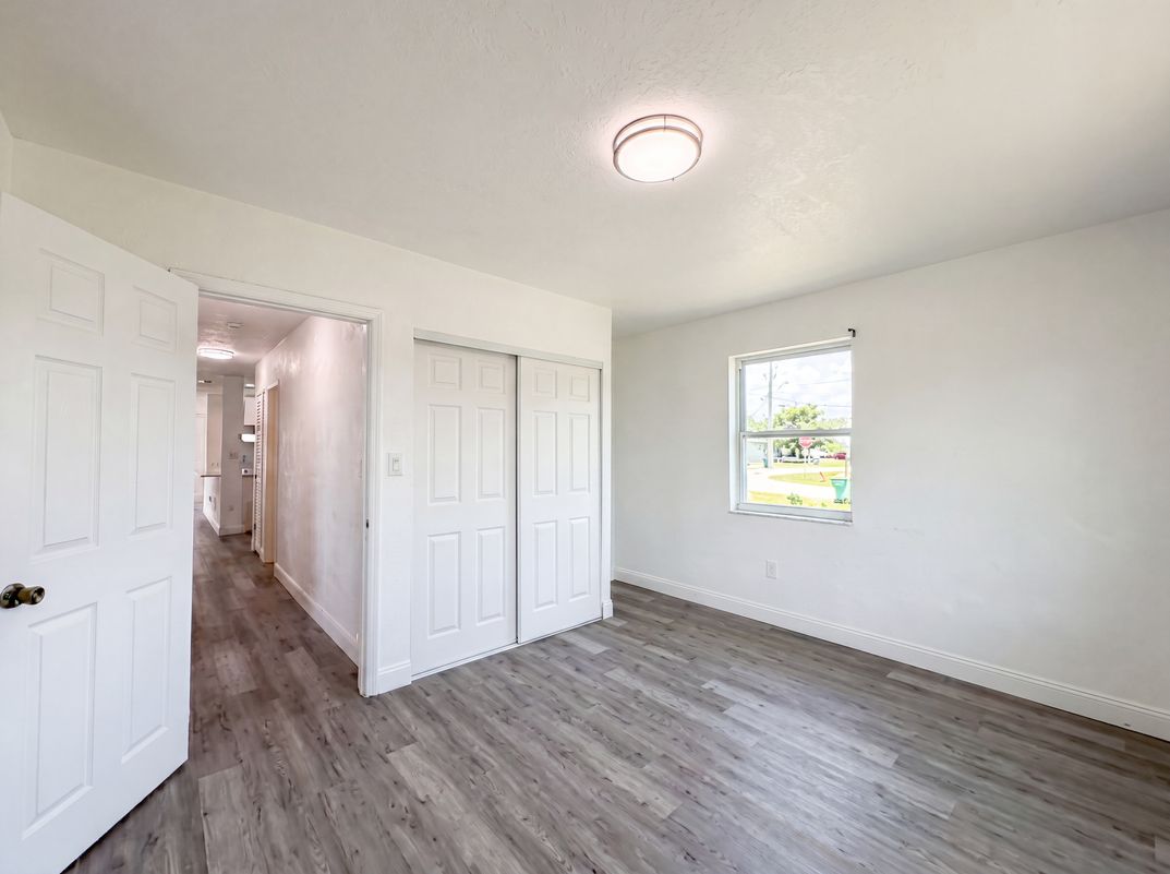 Photo 17 of 26 of 21530 Glendale Ave, Port Charlotte, FL
