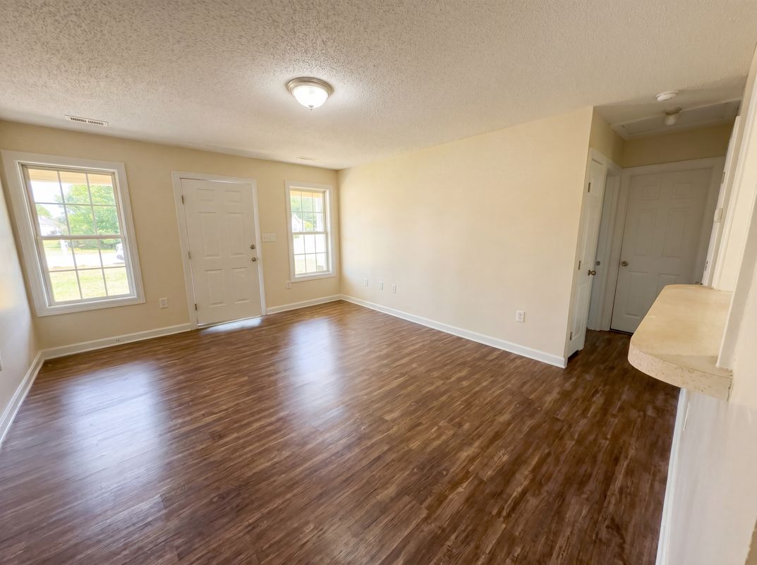 Property photo 3 of 212 Katie Dr