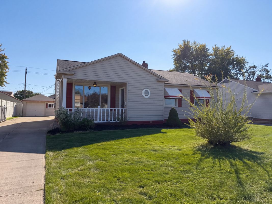 Property photo 1 of 11301 Riveredge Dr