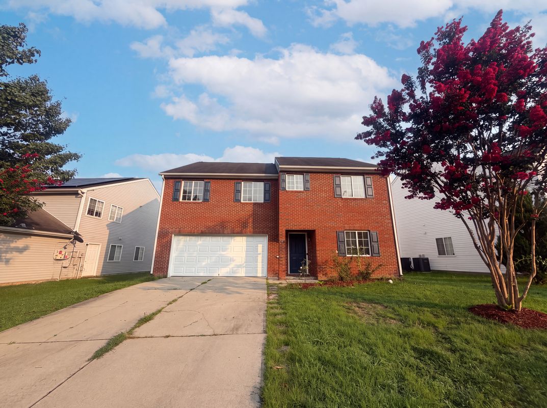 Property photo 1 of 3 Elsworth Ct
