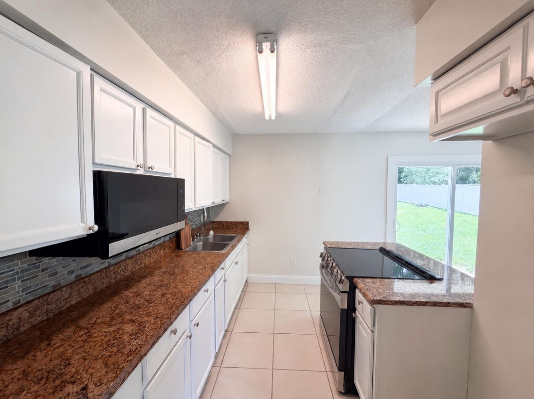 Property photo 2 of 1336 Nadine Dr