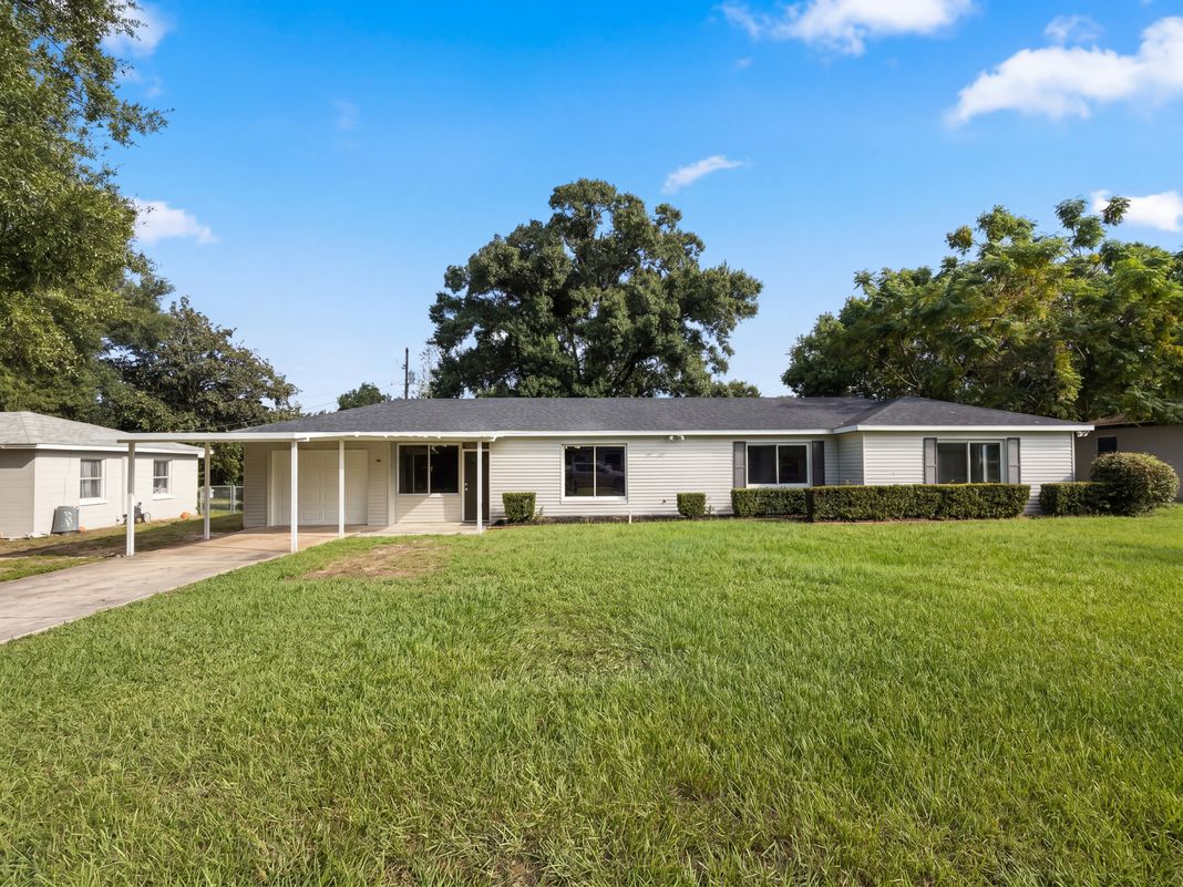 Property photo 1 of 411 W Seminole Ave