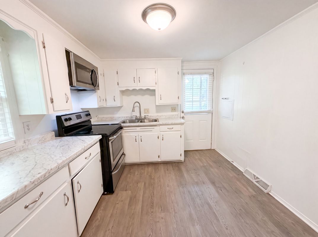 Property photo 3 of 1502 Pine St
