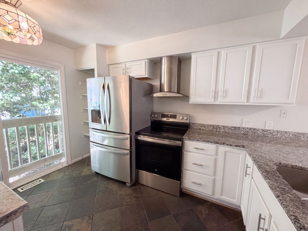 Property photo 2 of 704 Green Ridge Dr