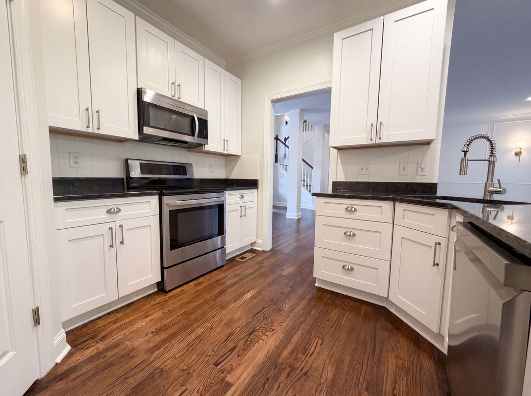 Property photo 2 of 2298 Camden Dr SW