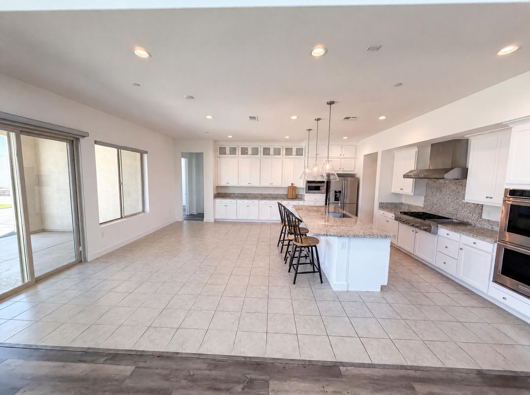 Property photo 2 of 17698 Col Ranch Dr