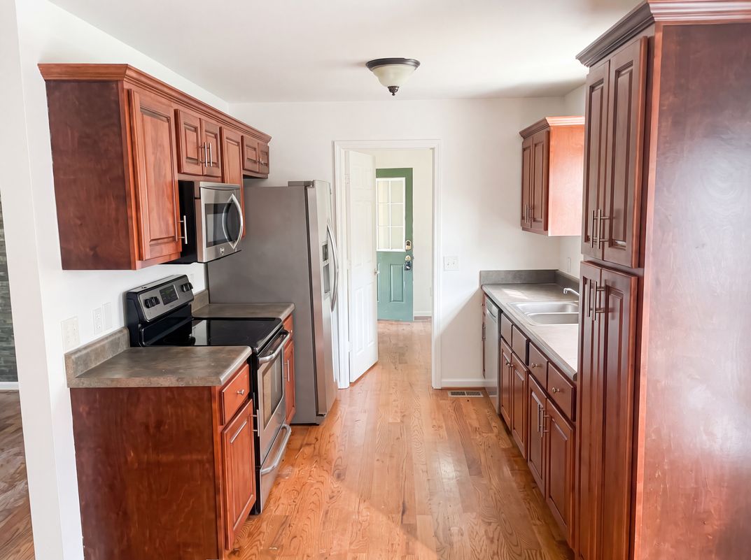 Property photo 2 of 226 Brookhill Ln NE