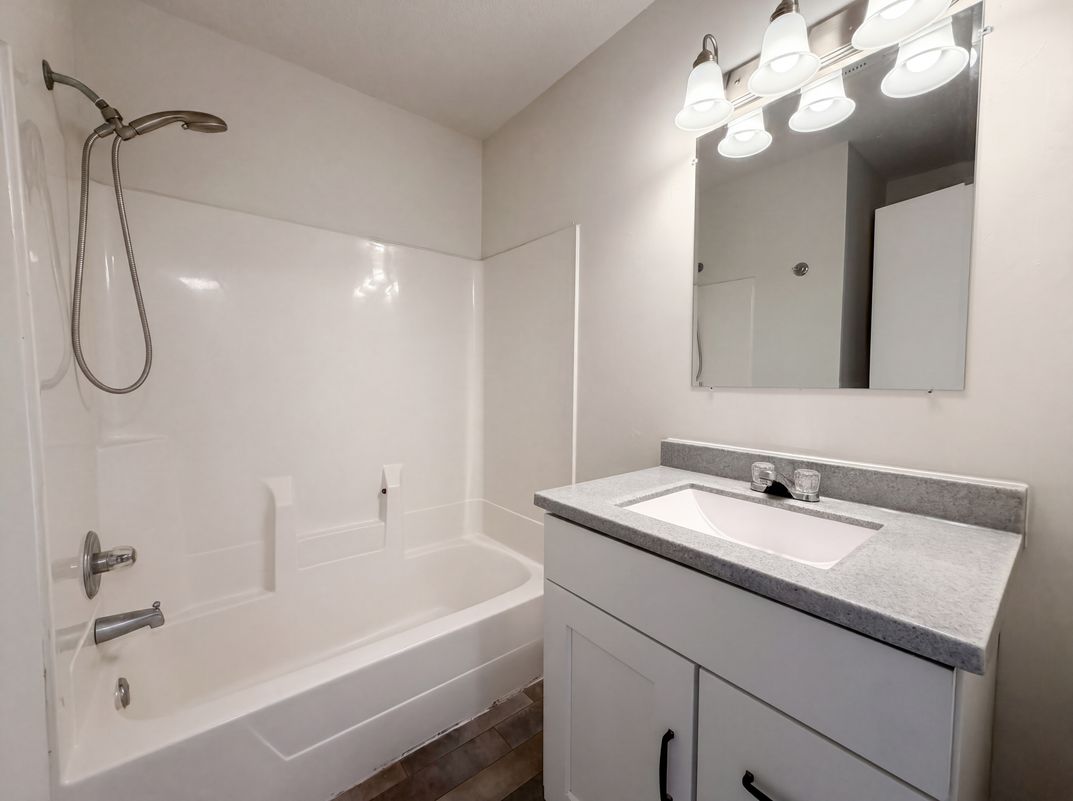 Photo 19 of 25 of 9429 Harkness Ave S, Cottage Grove, MN