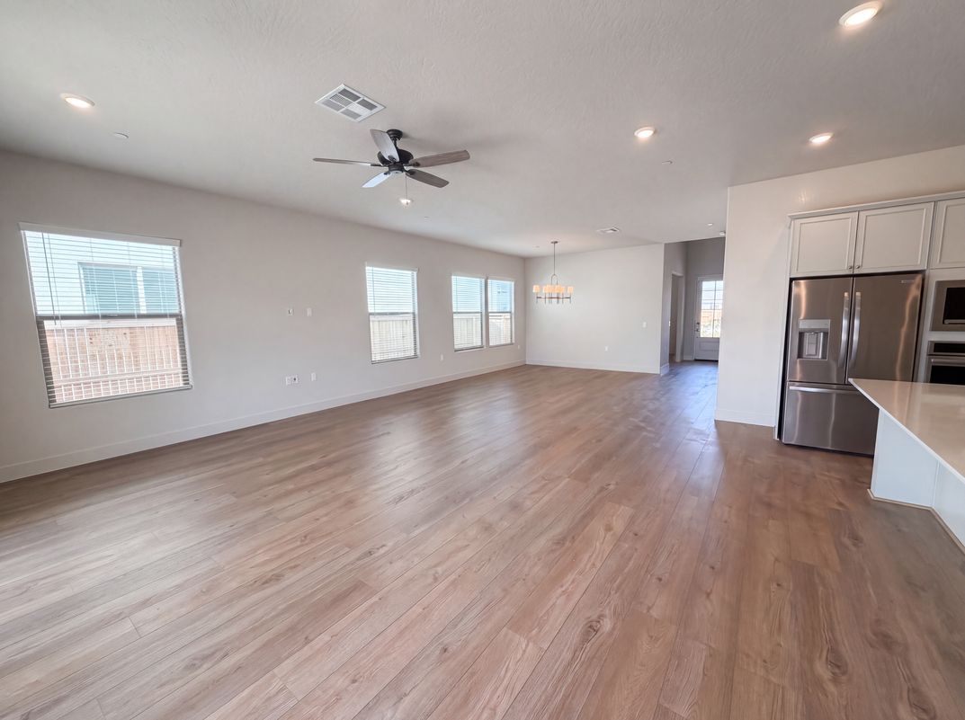 Property photo 3 of 2262 N Marion Ave