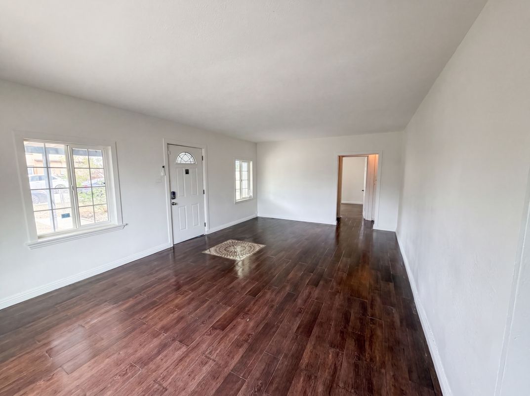 Property photo 3 of 11950 Lee Ave