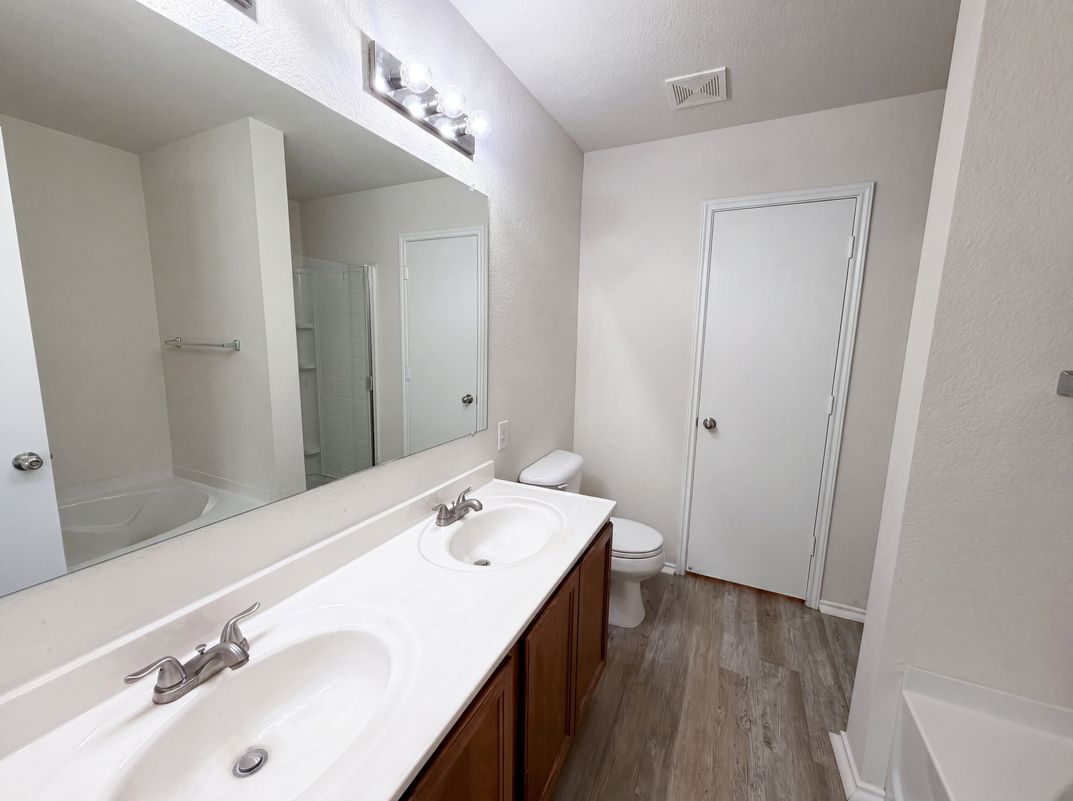 Photo 17 of 23 of 2904 Lake Vista Dr, Wylie, TX