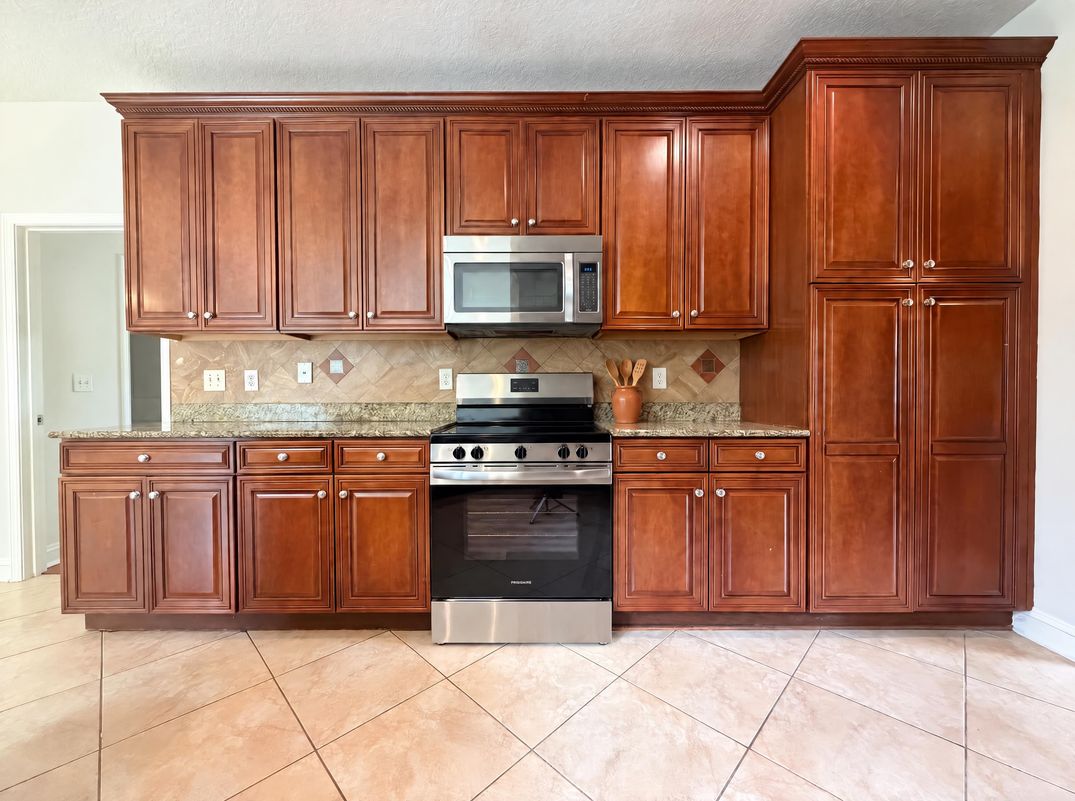 Property photo 2 of 8331 Golden Bamboo Dr