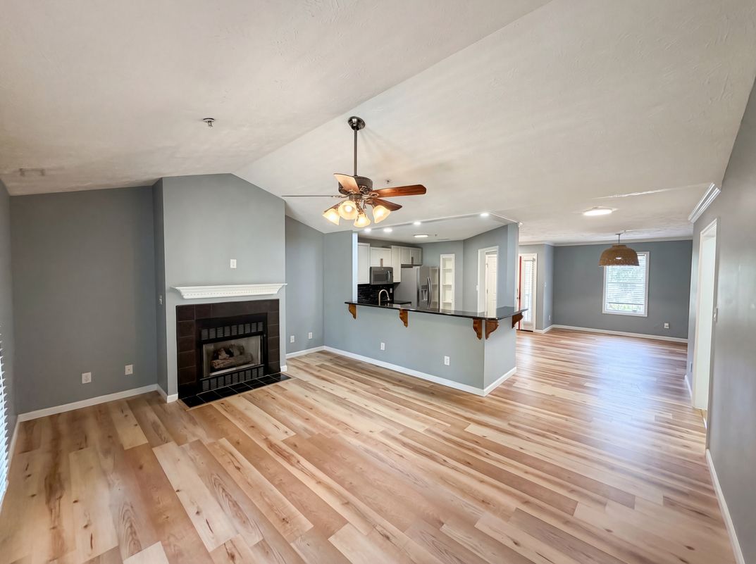 Property photo 3 of 392 Bubble Creek Ct Unit 9