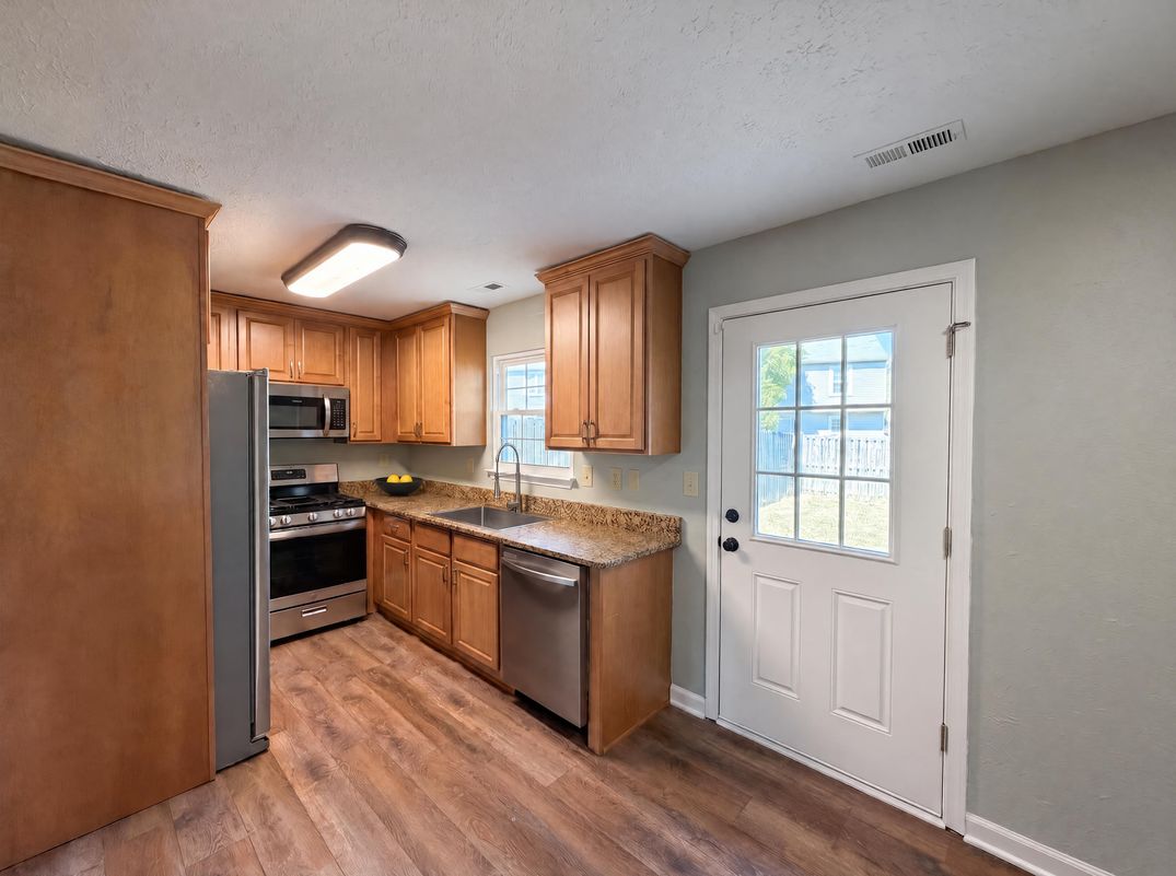 Property photo 2 of 5812 Springfish Pl