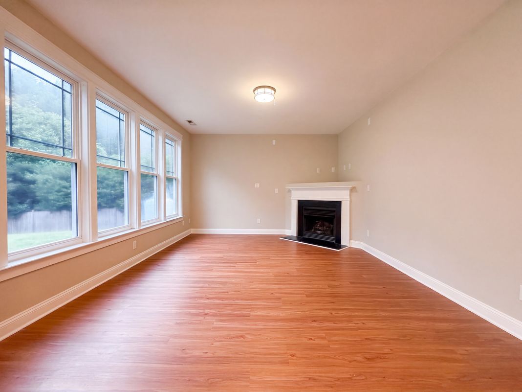 Property photo 3 of 352 Collinsworth Dr