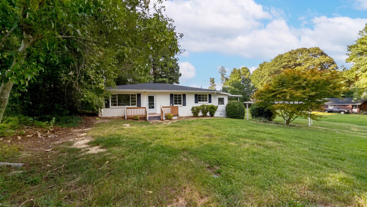 Property photo 1 of 220 Poplar St