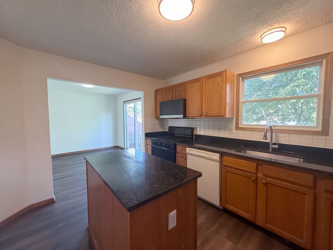 Property photo 2 of 1150 Moneca St