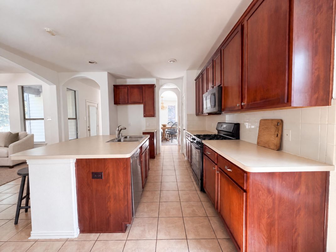 Property photo 2 of 1700 Forsythe Dr